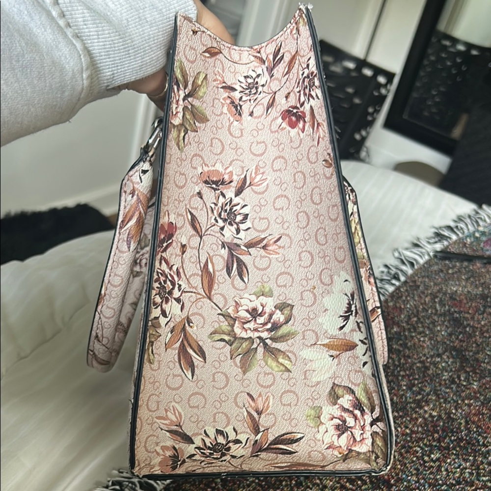 GUESS Pink Floral Logo purse with Multicolor Accents - Picture 4 of 11